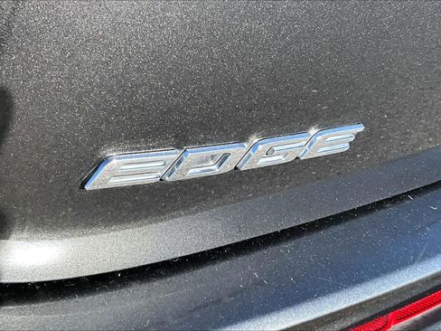 Used 2018 Ford Edge SEL w/ Equipment Group 201A image 31