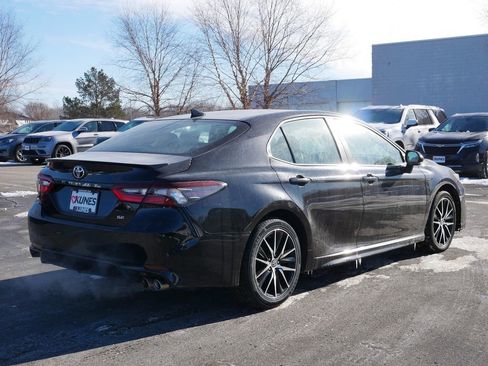 Used 2024 Toyota Camry SE image 7