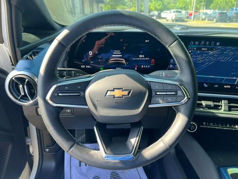 Used 2024 Chevrolet Equinox EV LT image 5