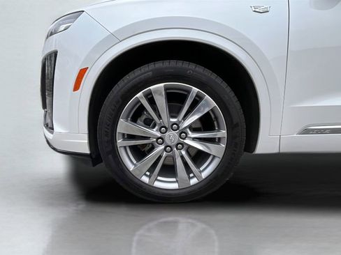 Used 2024 Cadillac XT6 Premium Luxury image 19