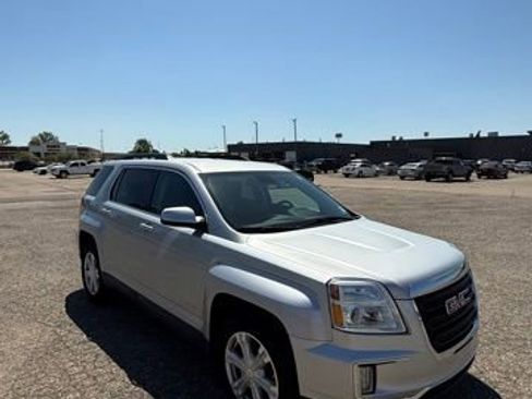 Used 2017 GMC Terrain SLE w/ Convenience Package FWD image 1