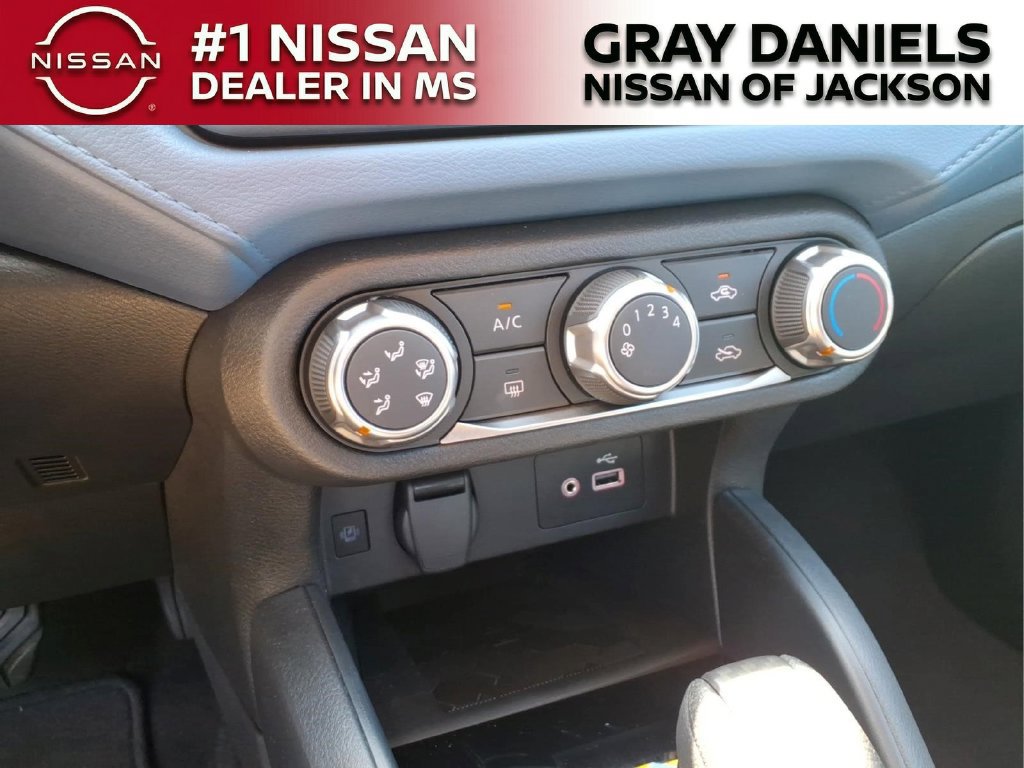 Used 2025 Nissan Versa SV w/ Trunk Package FWD image 17