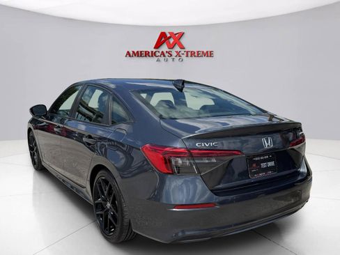 Used 2023 Honda Civic Sport image 4
