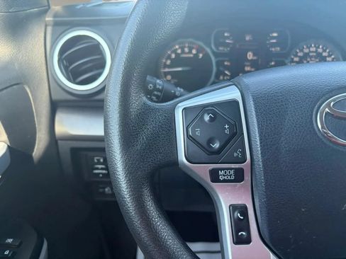 Used 2018 Toyota Tundra SR5 w/ SR5 Upgrade Package AWD/4WD image 19