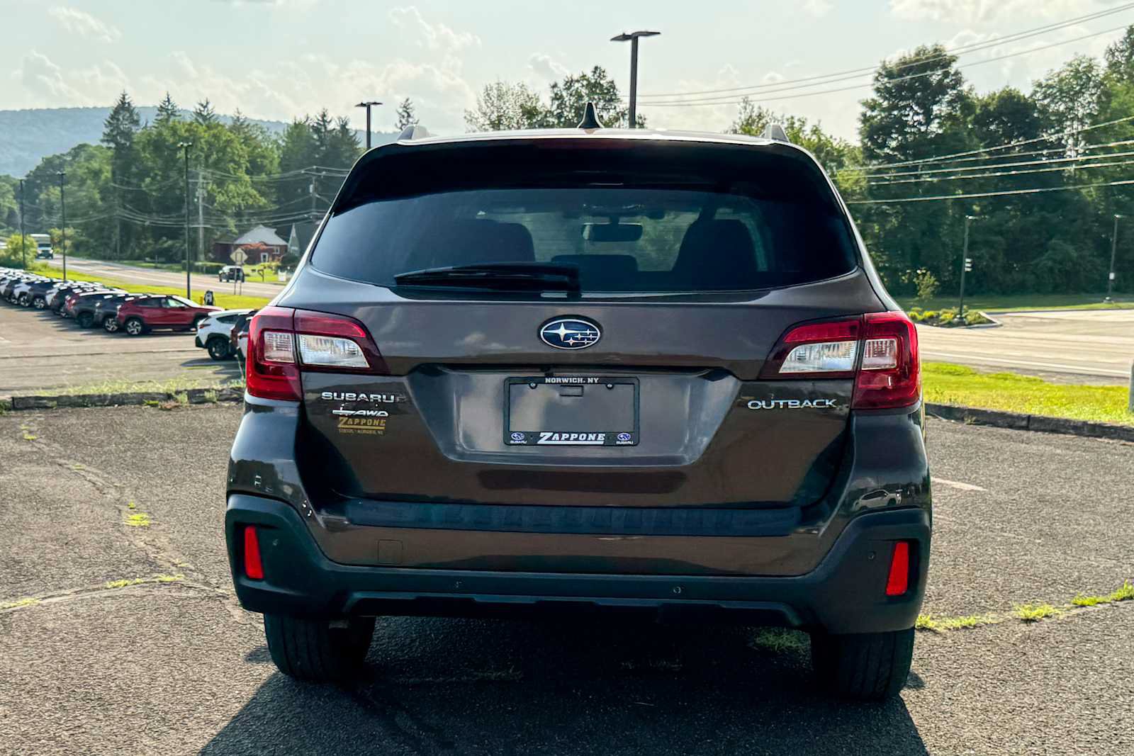 Used 2019 Subaru Outback 2.5i Touring AWD/4WD image 4