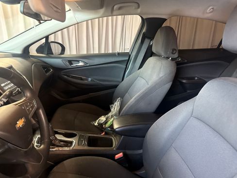 Used 2018 Chevrolet Cruze LT w/ Convenience Package FWD image 22