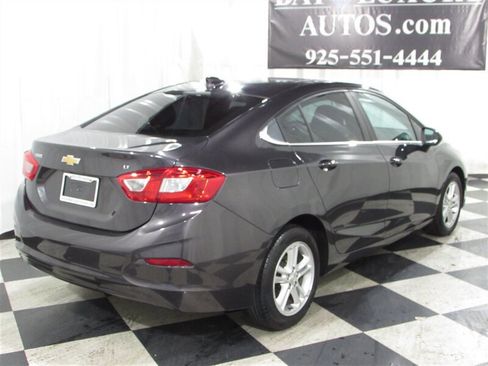 Used 2017 Chevrolet Cruze LT w/ Convenience Package image 9