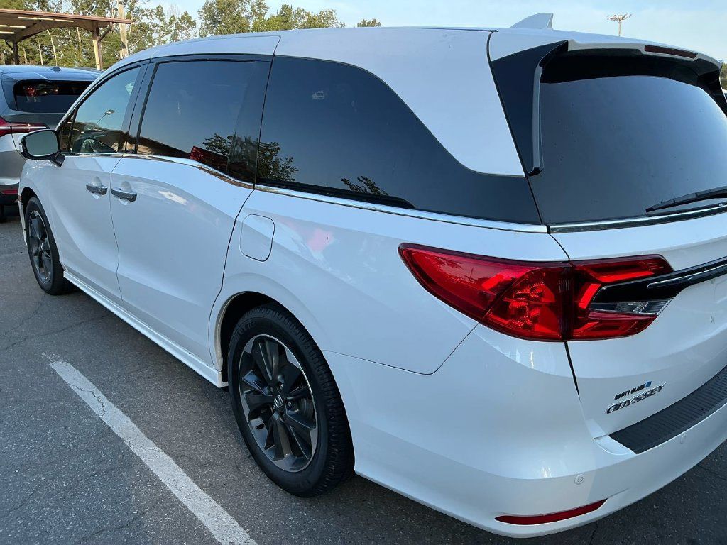 Used 2024 Honda Odyssey Elite image 4