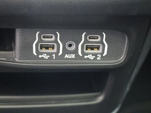 Used 2023 Chrysler Pacifica Touring-L w/ S Appearance Package image 26