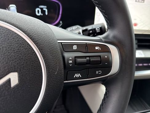 Used 2023 Kia Sportage EX image 19