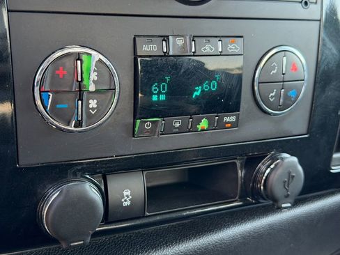 Used 2013 GMC Sierra 1500 SLE w/ Power Tech Package AWD/4WD image 32