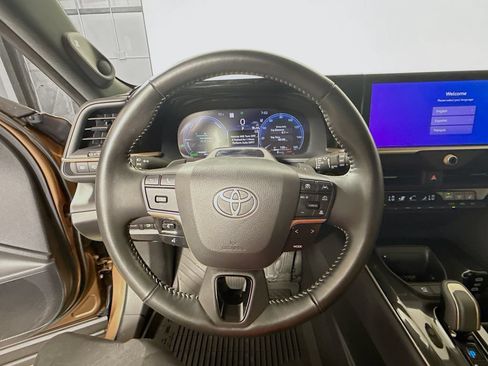 Certified 2025 Toyota Crown Signia w/ Advanced Technology Package AWD/4WD image 11