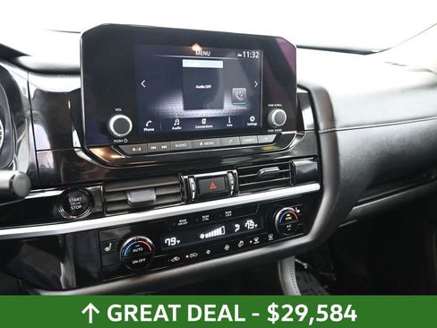 Used 2025 Nissan Pathfinder SV AWD/4WD image 32