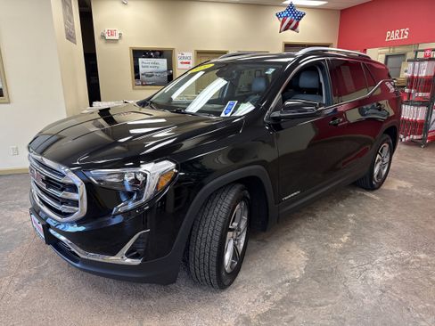 Used 2021 GMC Terrain SLT AWD/4WD image 3