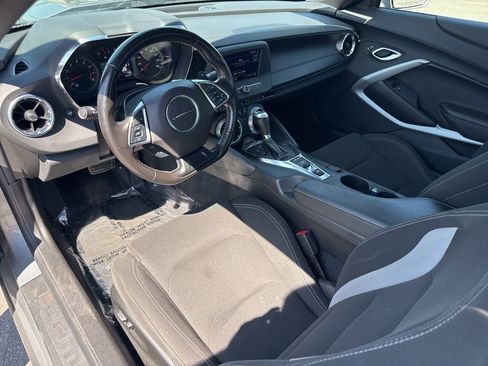 Used 2023 Chevrolet Camaro LT RWD image 10