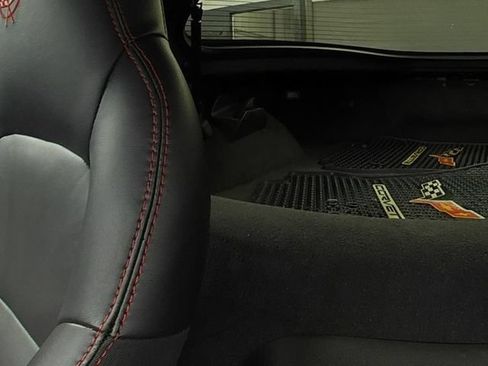 Used 2006 Chevrolet Corvette Coupe RWD image 25