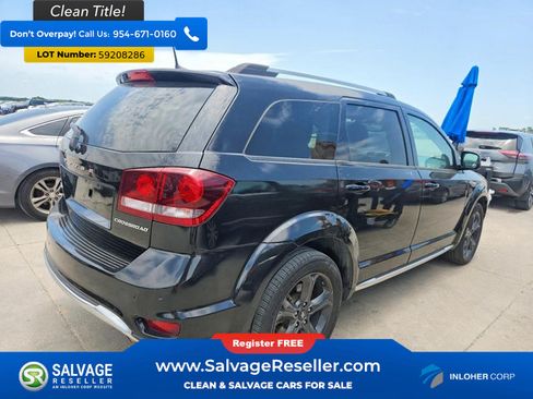 Used 2020 Dodge Journey Crossroad FWD image 4