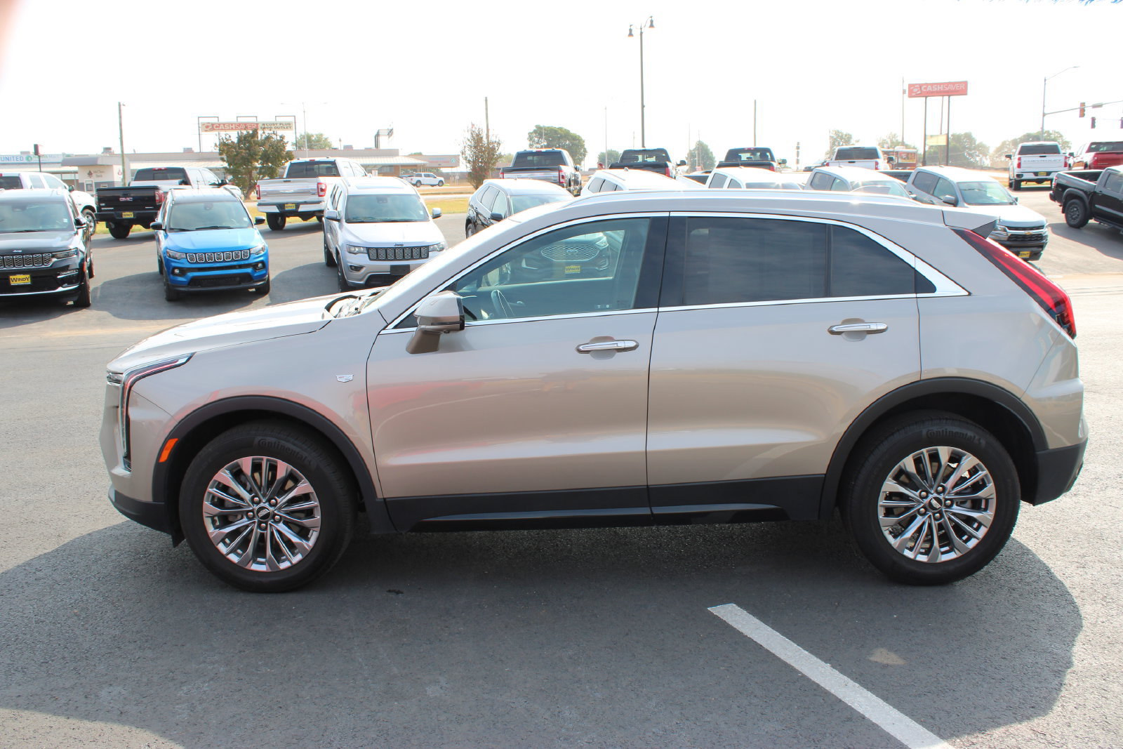 Used 2025 Cadillac XT4 Premium Luxury FWD image 5