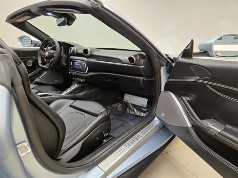Used 2022 Ferrari Portofino M image 23