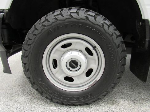 Used 2022 Ford F250 XL w/ Power Equipment Group image 13