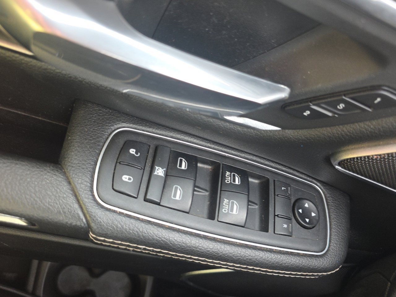 Used 2019 RAM 1500 Laramie AWD/4WD image 36