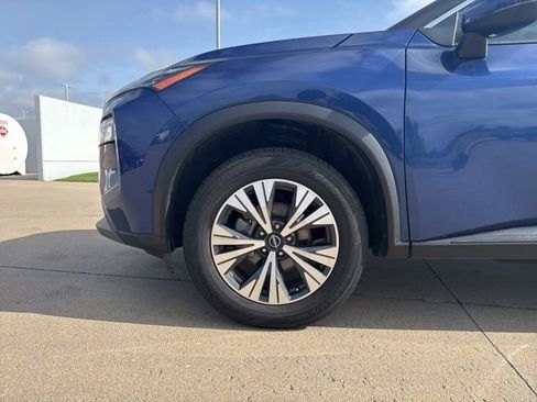 Used 2023 Nissan Rogue SV AWD/4WD image 11