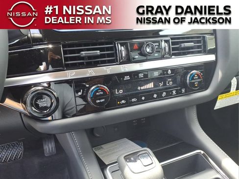 New 2026 Nissan Pathfinder SL FWD image 18