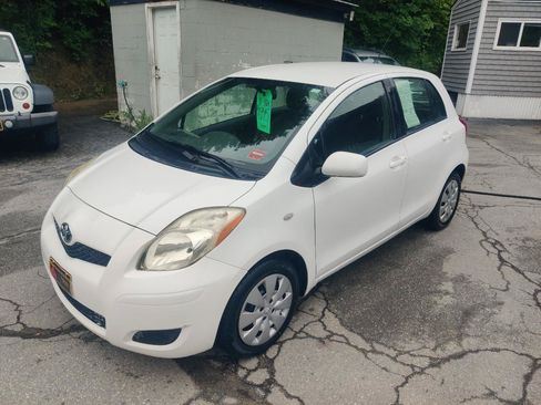 Used 2011 Toyota Yaris 4-Door Hatchback w/ PWR Pkg w/Steel Wheels FWD image 2