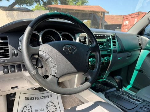 Used 2003 Toyota 4Runner Limited image 11