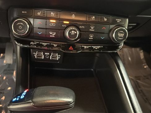 Used 2024 Dodge Durango GT AWD/4WD image 21