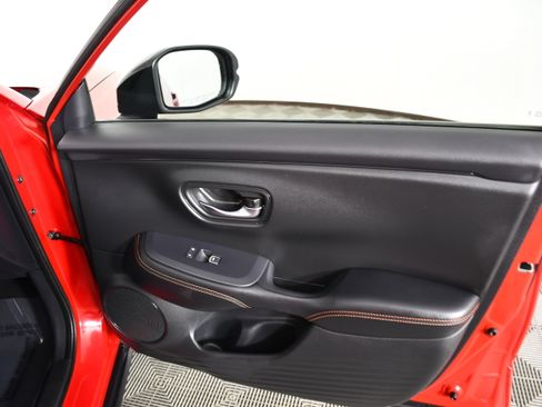 Certified 2025 Honda HR-V Sport image 39