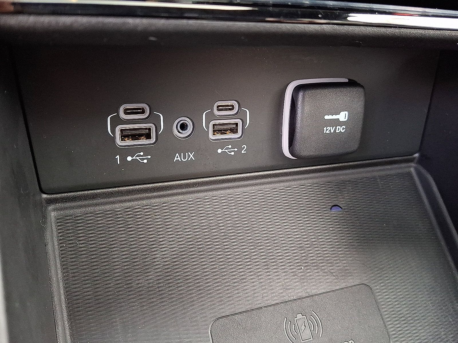 Used 2023 Jeep Grand Cherokee Altitude AWD/4WD image 24