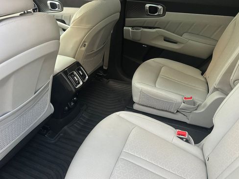 Used 2024 Kia Sorento SX Prestige image 13