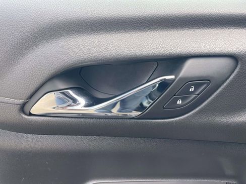 Used 2019 GMC Acadia SLT FWD image 18