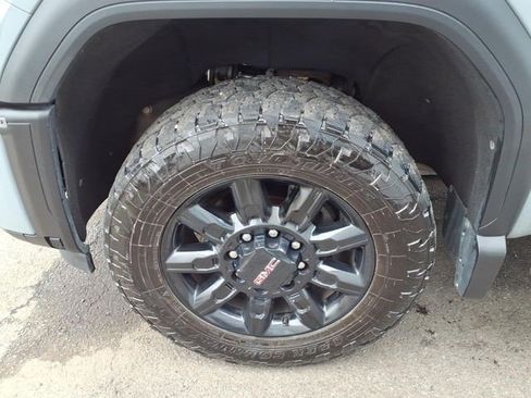 Used 2024 GMC Sierra 2500 AT4 w/ AT4 Preferred Package AWD/4WD image 5