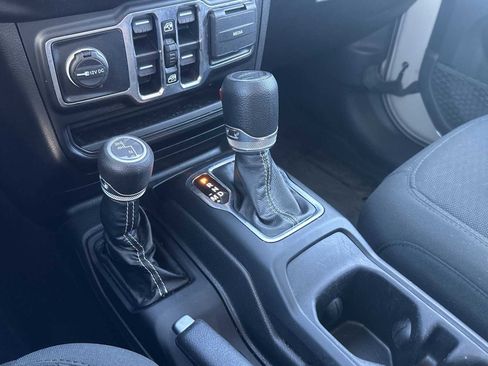 Used 2022 Jeep Gladiator Overland w/ Trailer Tow Package image 20