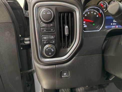 Used 2022 Chevrolet Silverado 1500 RST image 11