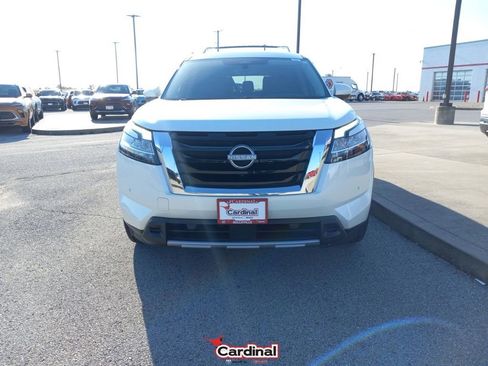 Used 2024 Nissan Pathfinder Platinum w/ Lighting Package (N93) image 16