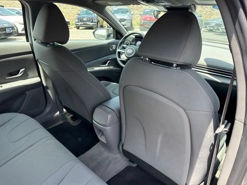Used 2024 Hyundai Elantra SEL FWD image 21