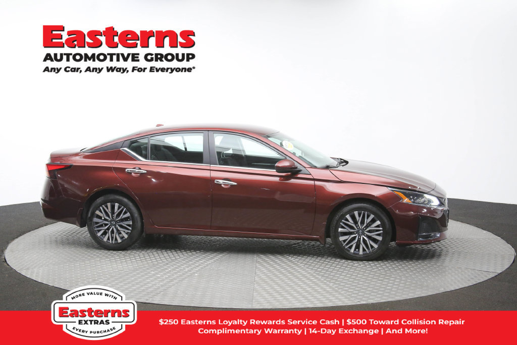 Used 2023 Nissan Altima 2.5 SV FWD image 46