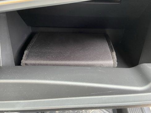 Used 2023 Nissan Rogue SV image 32