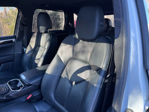 Used 2016 Porsche Cayenne GTS image 23
