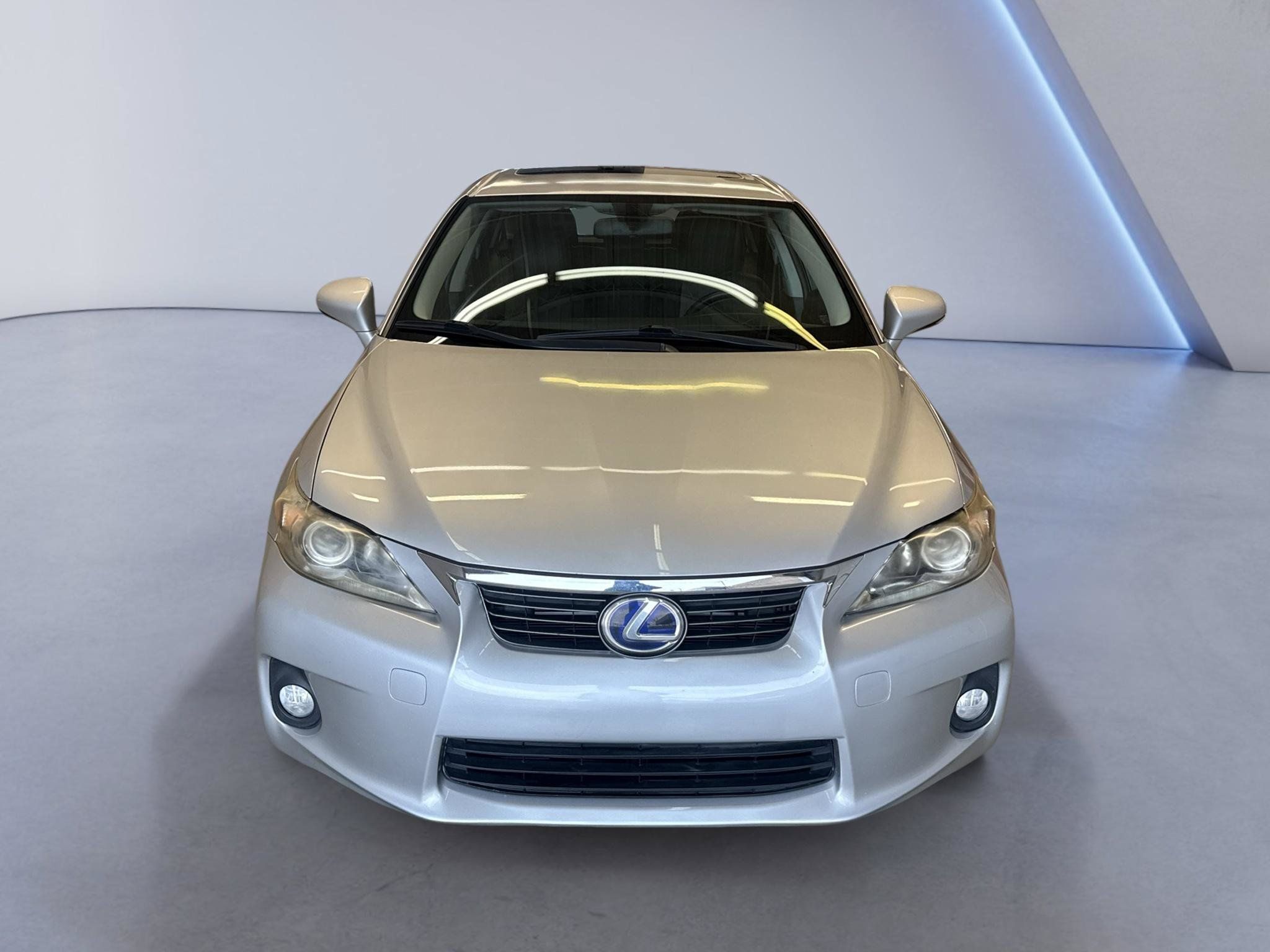 Used 2011 Lexus CT 200h Premium FWD image 2