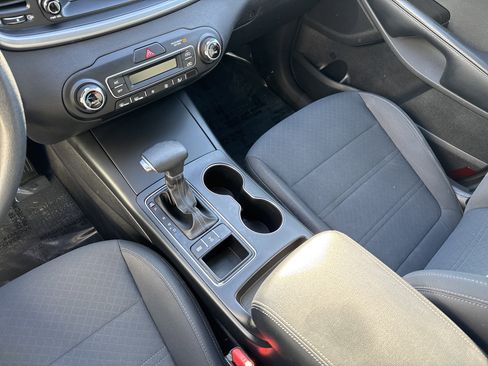 Used 2019 Kia Sorento AWD V6 image 26