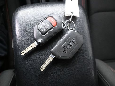 Used 2021 Jeep Gladiator Rubicon AWD/4WD image 22