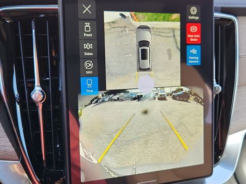 New 2026 Volvo XC90 B6 Plus w/ Protection Package Premier image 21