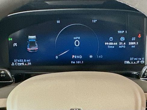 Used 2023 Lincoln Corsair AWD w/ Equipment Group 101A image 2