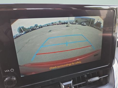 Used 2025 Toyota Corolla LE FWD image 12