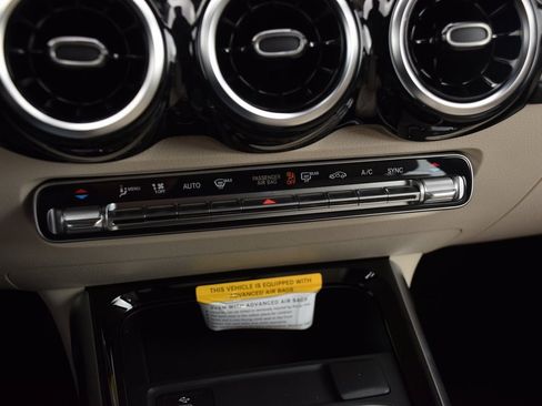 New 2025 Mercedes-Benz GLB 250 image 26