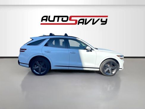 Used 2025 Genesis GV70 3.5T Sport w/ Sport Advanced Package AWD/4WD image 8